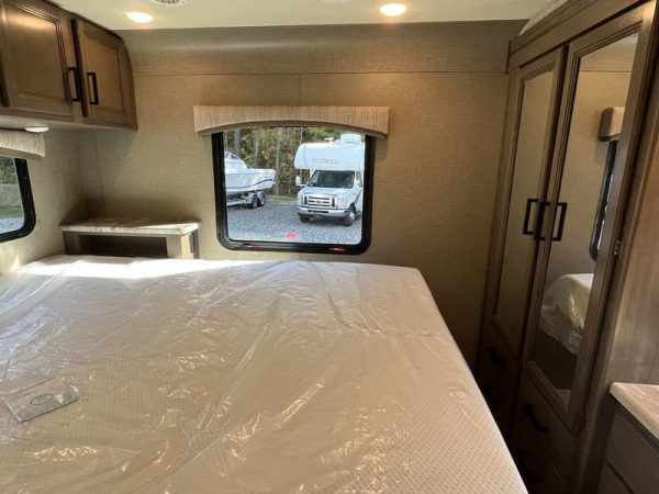 Image00050 2021 Thor Motor Coach Class C RV Chateau 31EV