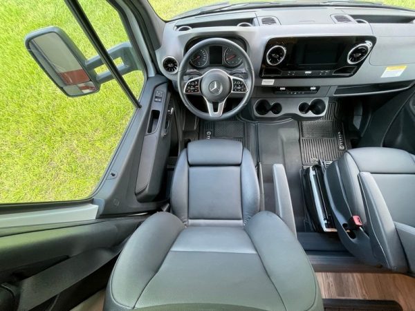 Image00053 2020 Tiffin Motorhomes Class C RV WAYFARER 25RW