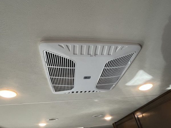 Image00055 2021 Thor Motor Coach Class C RV Chateau 31EV