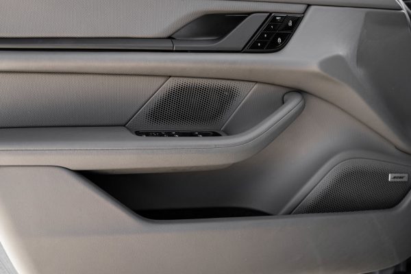 aab695590598441cb3ea733fdd05ce44 2021 Porsche Taycan 4S