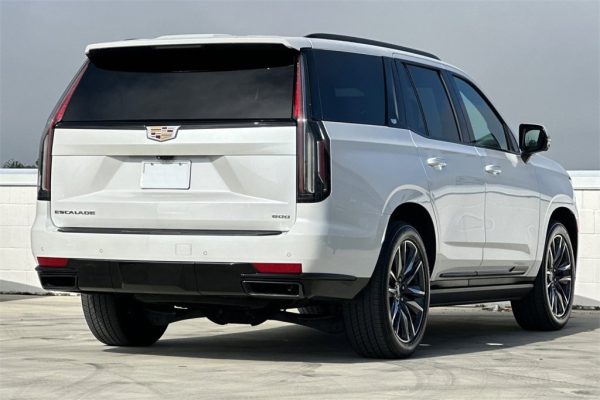 ced7c2b2e94e4b208c8b75776ff7fb71 2021 Cadillac Escalade Sport