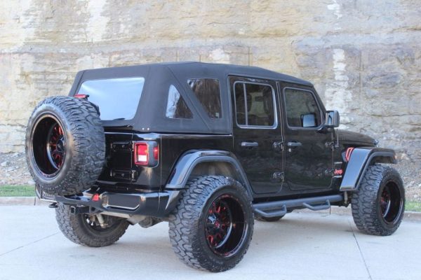 d770d0aa27b741e4ab232e852d13c071 2020 Jeep Wrangler Unlimited Sahara