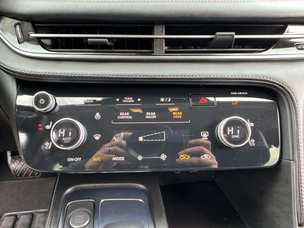 e9c2ad0369b6407e8e88afbf0dba436a 2022 INFINITI QX60 Luxe