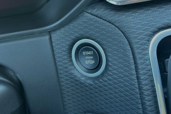 ea859b3e0a1e4280a5a34d9a007d1be1 2021 Land Rover Range Rover Velar R-Dynamic S