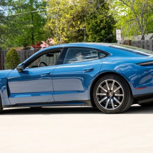 ef5e8a5c4f824c48b8d039304d977fba 2021 Porsche Taycan 4S