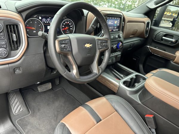 f00b748218844cb38a4097007b35551a 2023 Chevrolet Silverado 2500 High Country