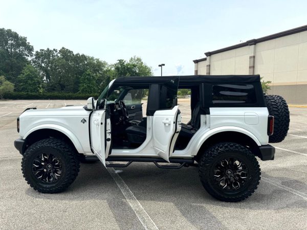 f188afc659d34987a9844f51a0ffd14f 2022 Ford Bronco Outer Banks