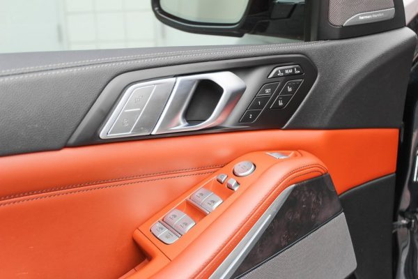 fd9d2c5eb1da45329490ebce210c48a3 2022 BMW X7 M50i