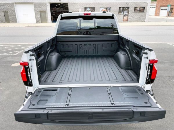 IMG_39200_ (11) 2022 Ford F-150 Lightning Lariat