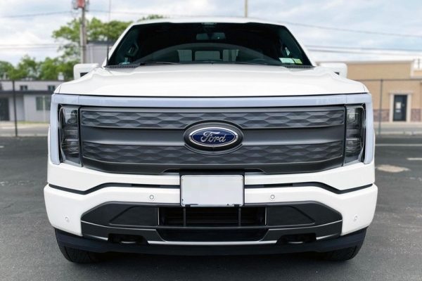 IMG_39200_ (2) 2022 Ford F-150 Lightning Lariat