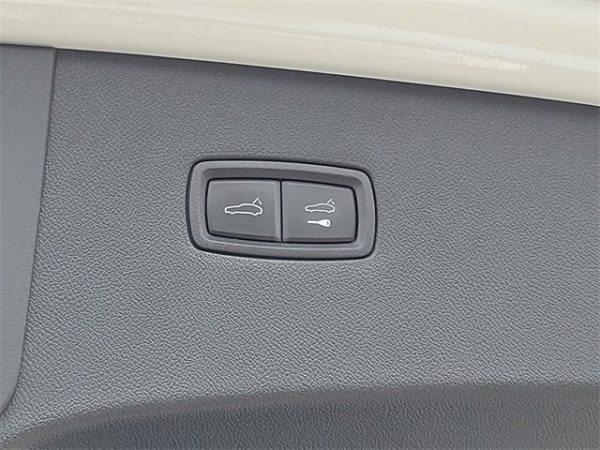 ddf00fbbc284492f869e76bd12e49560 2023 Porsche Macan GTS